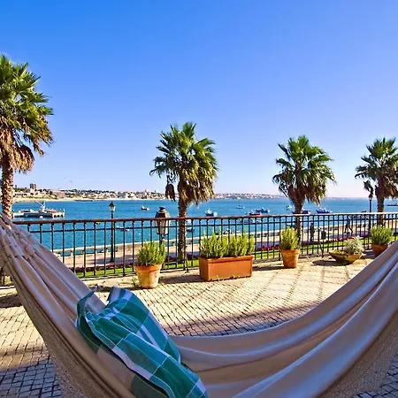 B&B Front Sea Bay View